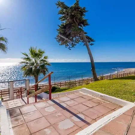 Algaida, Luxury Beachfront Apartamento